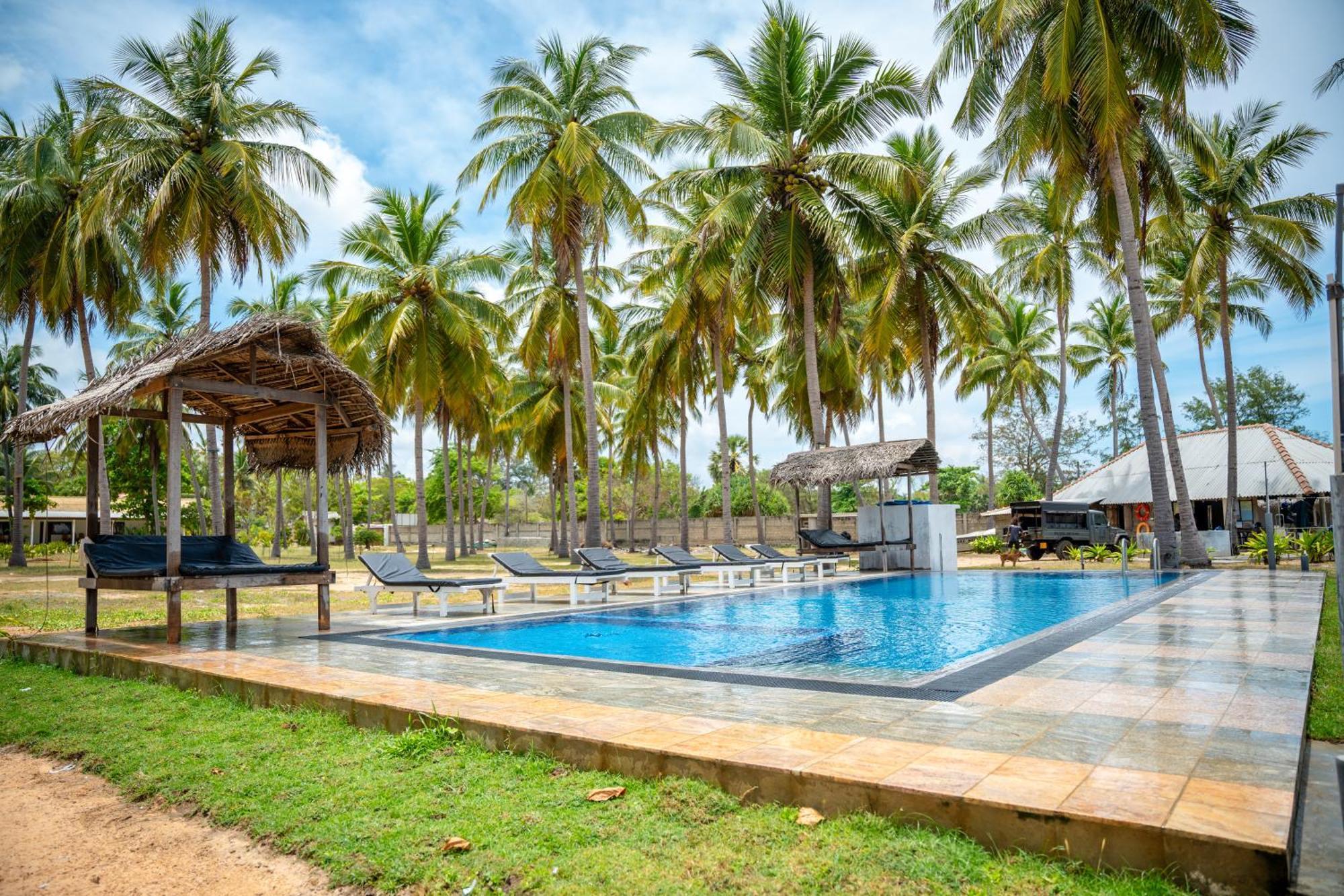 Sea Way Hotel Nilaveli Ngoại thất bức ảnh